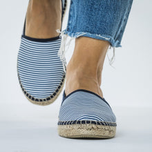 Load image into Gallery viewer, Blå vit randiga espadriller till jeans från from astrid with