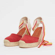 Ladda upp bild till gallerivisning, Röda kilklacksespadriller
