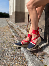 Load image into Gallery viewer, Valenciana Blue-red-white striped
