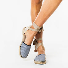 Ladda upp bild till gallerivisning, Blå vit randiga espadriller sandaler med snören

